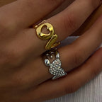 18K PVD gecoate lichte gezellige roestvrijstalen geometrische LOVE letter inleg met rhinestone gesloten ring dames premium sieraden