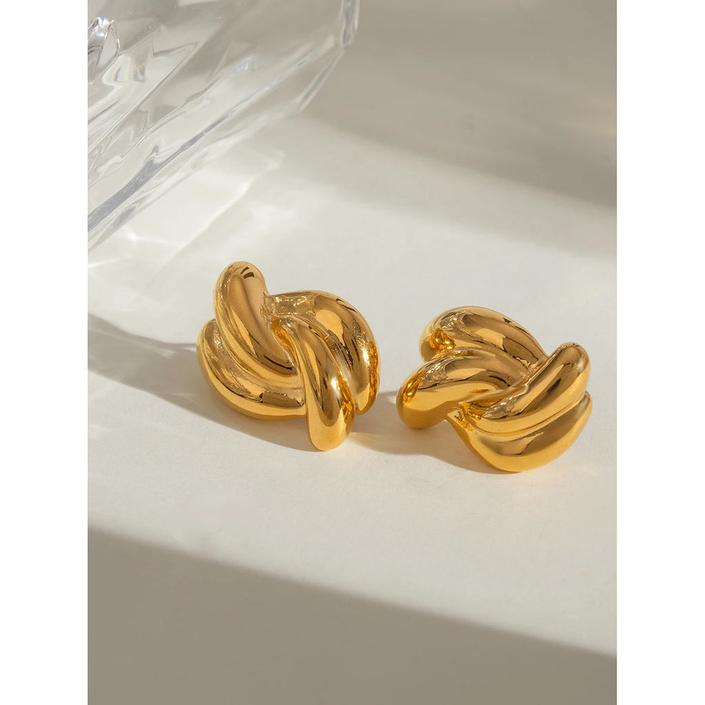 18K forgyldt rustfrit stål Cross Design Knot Øreringe Kvinder Metal Vandtæt Mode Charm Daglig smykkegave