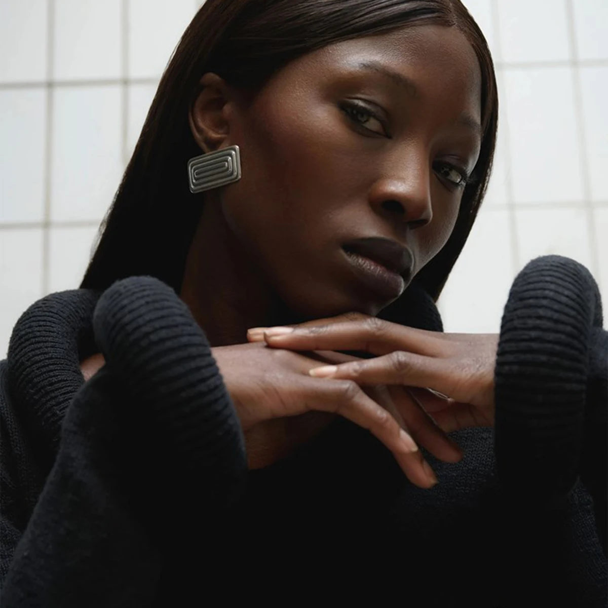 Rektangulært udhulet design Stålfarve Cyclotron Lines Øreringe Metaltekstur Rustfrit stål Stilfulde smykker af høj kvalitet