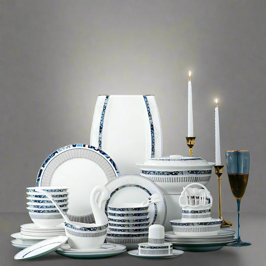 Coffret cadeau de vaisselle en céramique peinte à la main de luxe bleu glacier Jingdezhen Ensemble de bols et de baguettes en porcelaine de Chine chic