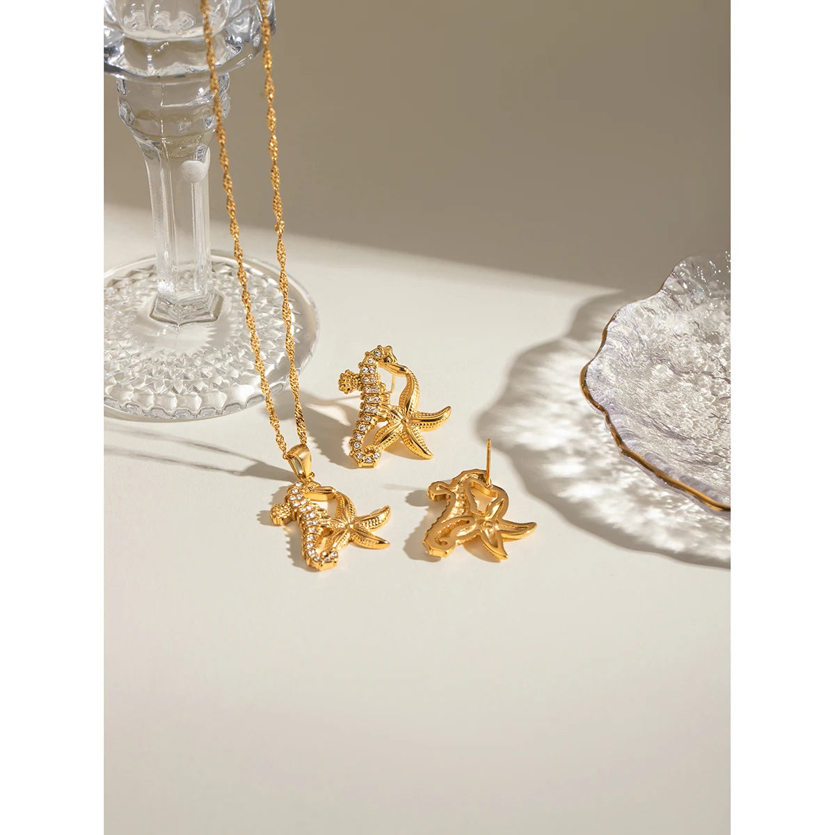 Orecchini e collana con ciondolo a cavalluccio marino e stella marina in acciaio inossidabile 18K impermeabile con strass adesivi, donna, anallergici, gioielli eleganti e affascinanti