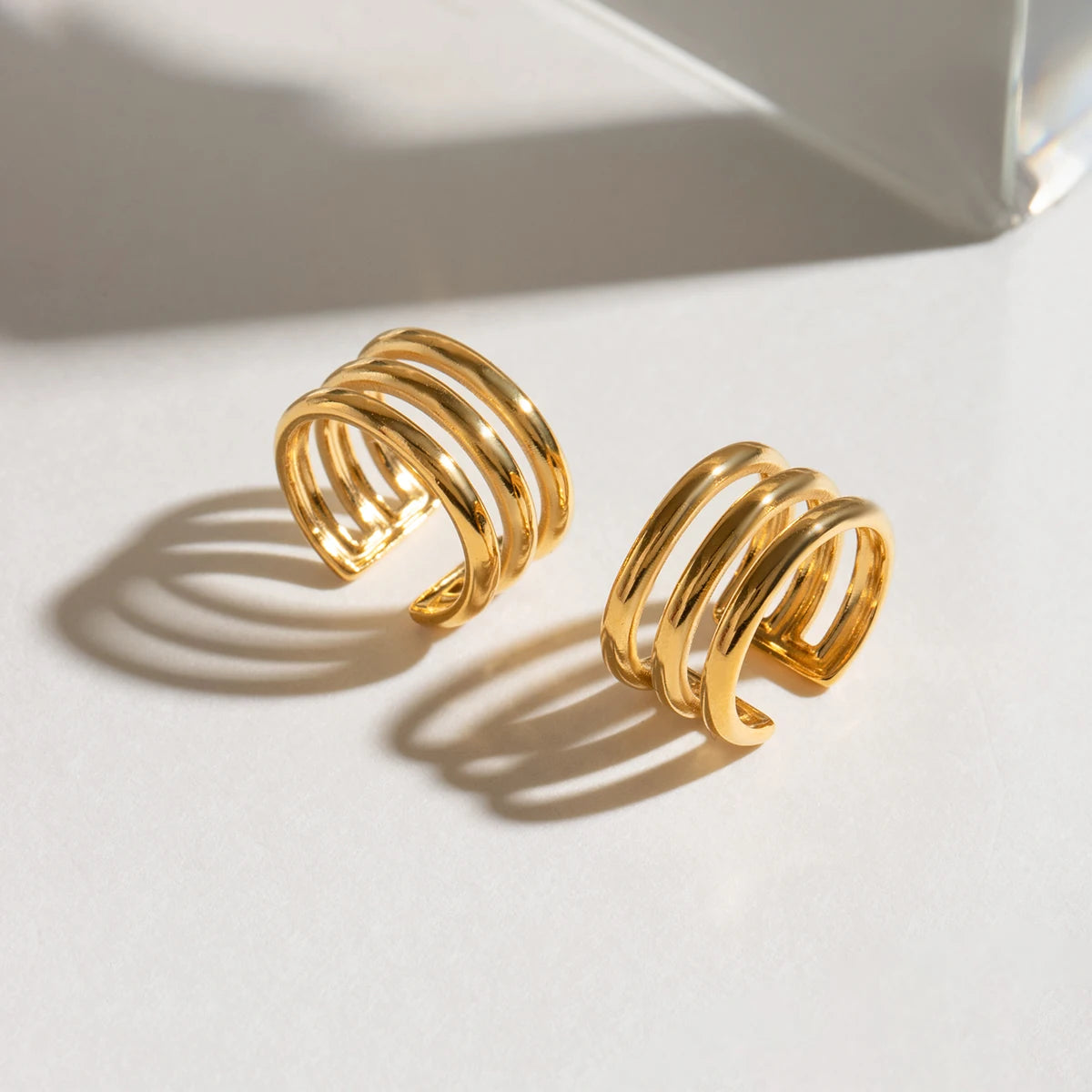 Kreativ 18K forgyldt rustfrit stål Geometrisk Glat tre-lags hule øreclips Kvinder Anti-allergiske smykker Gallagave