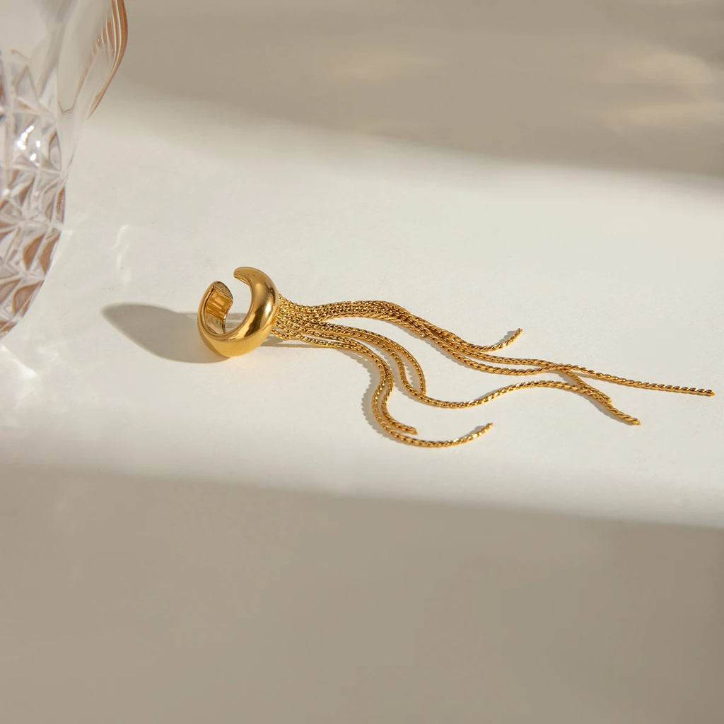 Creative One Tassel Ear Clip Ørering 18K PVD belagt Kvinder Anti Allergisk Metal Charm Daglig Smykker Tilbehør Gala Gave