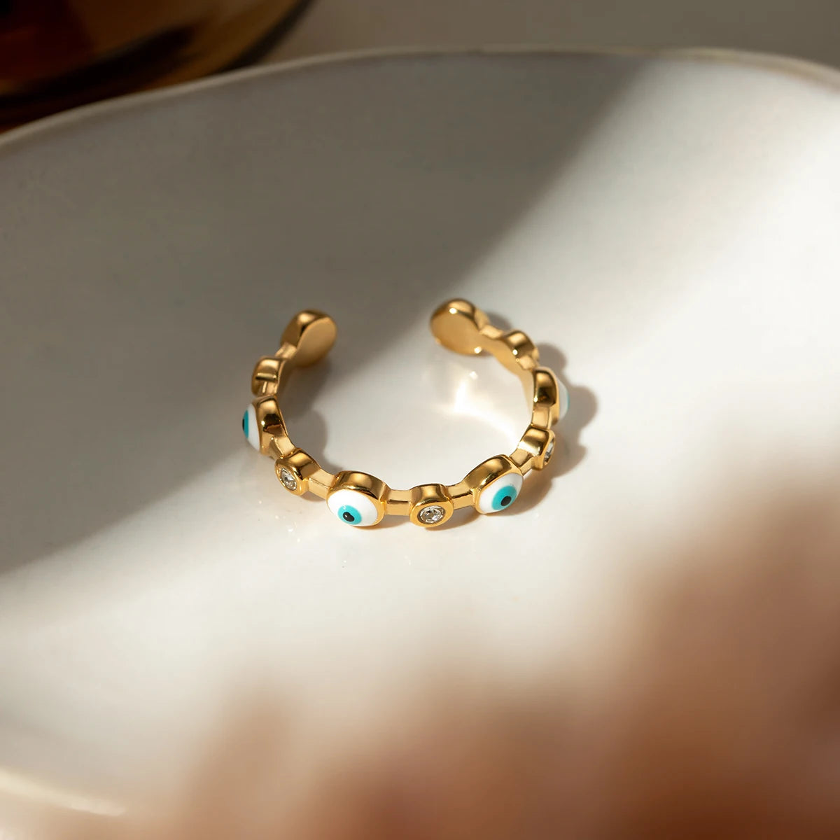 2024 Zarter Bling Edelstahl Der Teufelsauge Design Öffnung Modering Goldfarbene Textur Trend Schmuck für Frauen