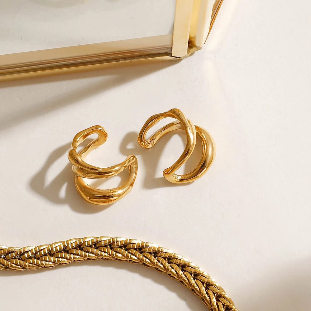 Et par tre-lags udhulet high-end øreclips 18K PVD belagt kvinder Anti-allergisk metal charme Daglig smykker gallagave