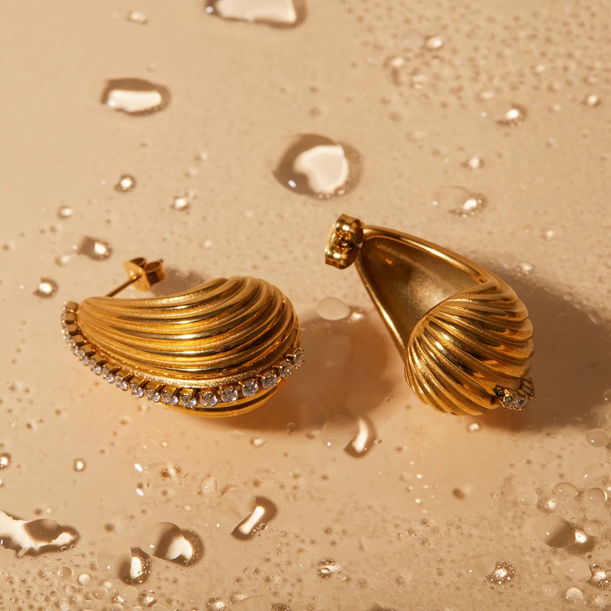 گوشواره‌های منحصربه‌فرد سبک و راحت از جنس استیل ضدزنگ با روکش طلای 18 عیار، مجموعه‌ای از نگین‌های رینستون، جواهرات زنانه، بیجو فم، هدیه گالا