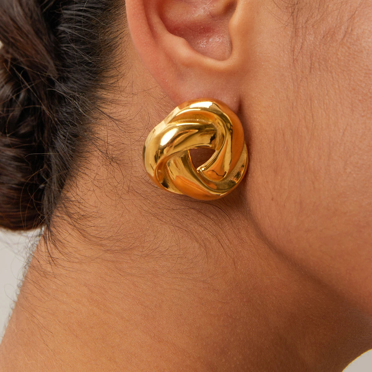 Brincos Vintage Trançados Criativos de Aço Inoxidável Banhados a Ouro 18K Charme de Personalidade Única Joias de Moda Femininas