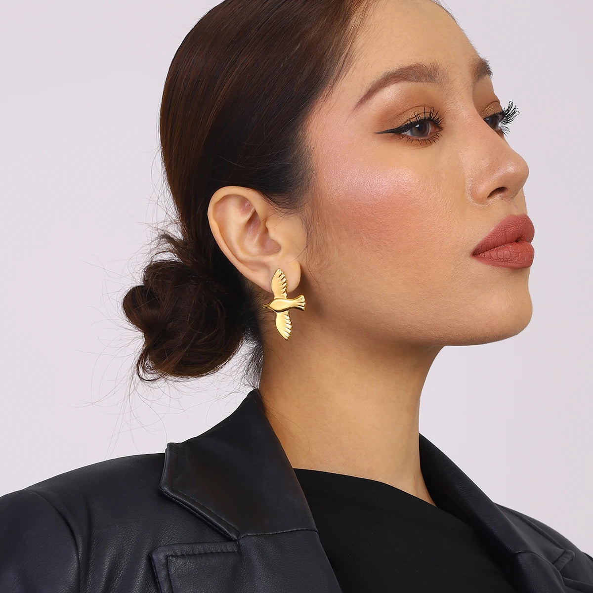 18K rustfrit stål Stilfuldt Glat Fred Dueformede Øreringe Kvinder Trendy Charme Chic Statement Smykker Gala Gave