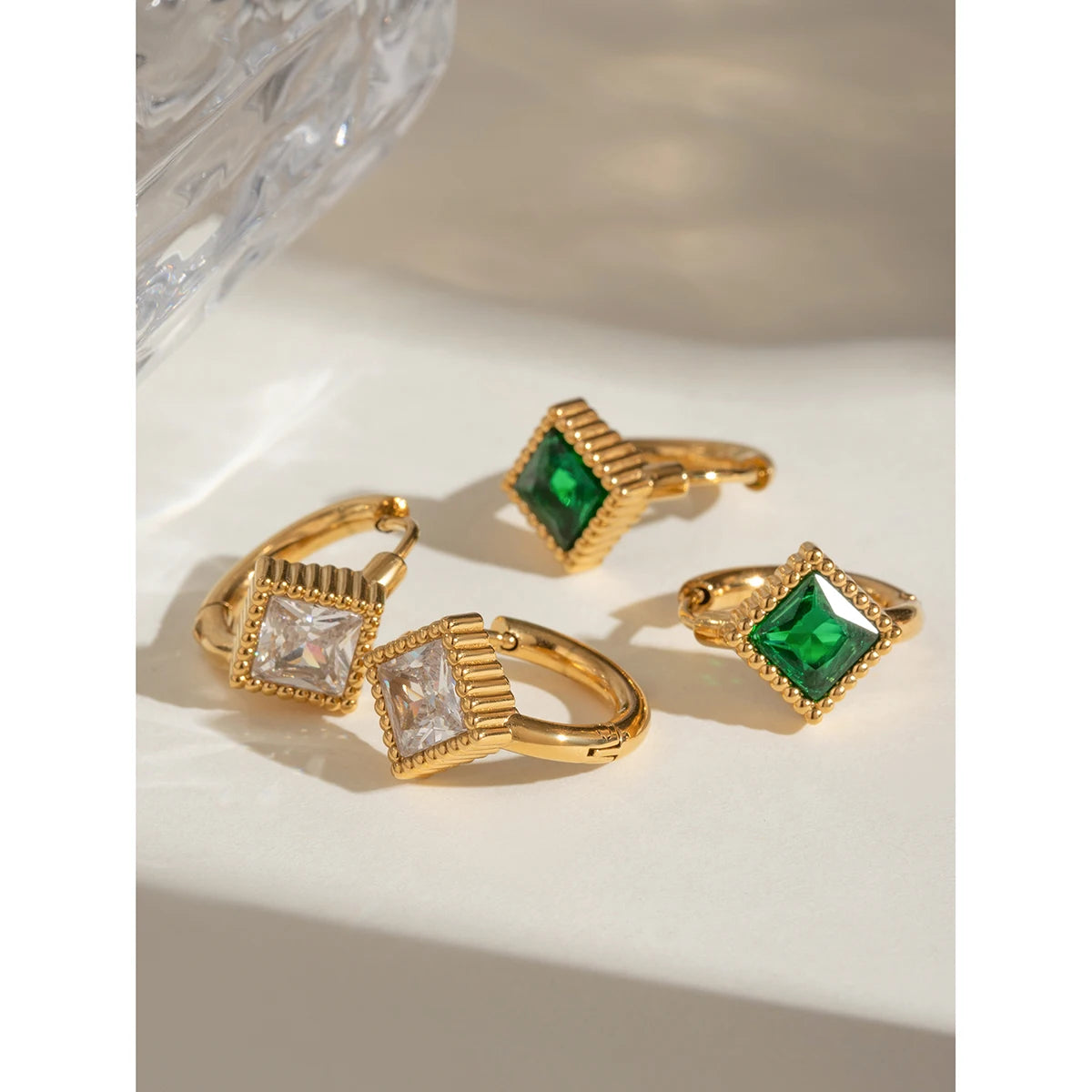 Pendientes de botón cuadrados acanalados de circonia blanca de acero inoxidable 18K Accesorios para mujeres Antialérgicos Joyería de declaración Accesorios