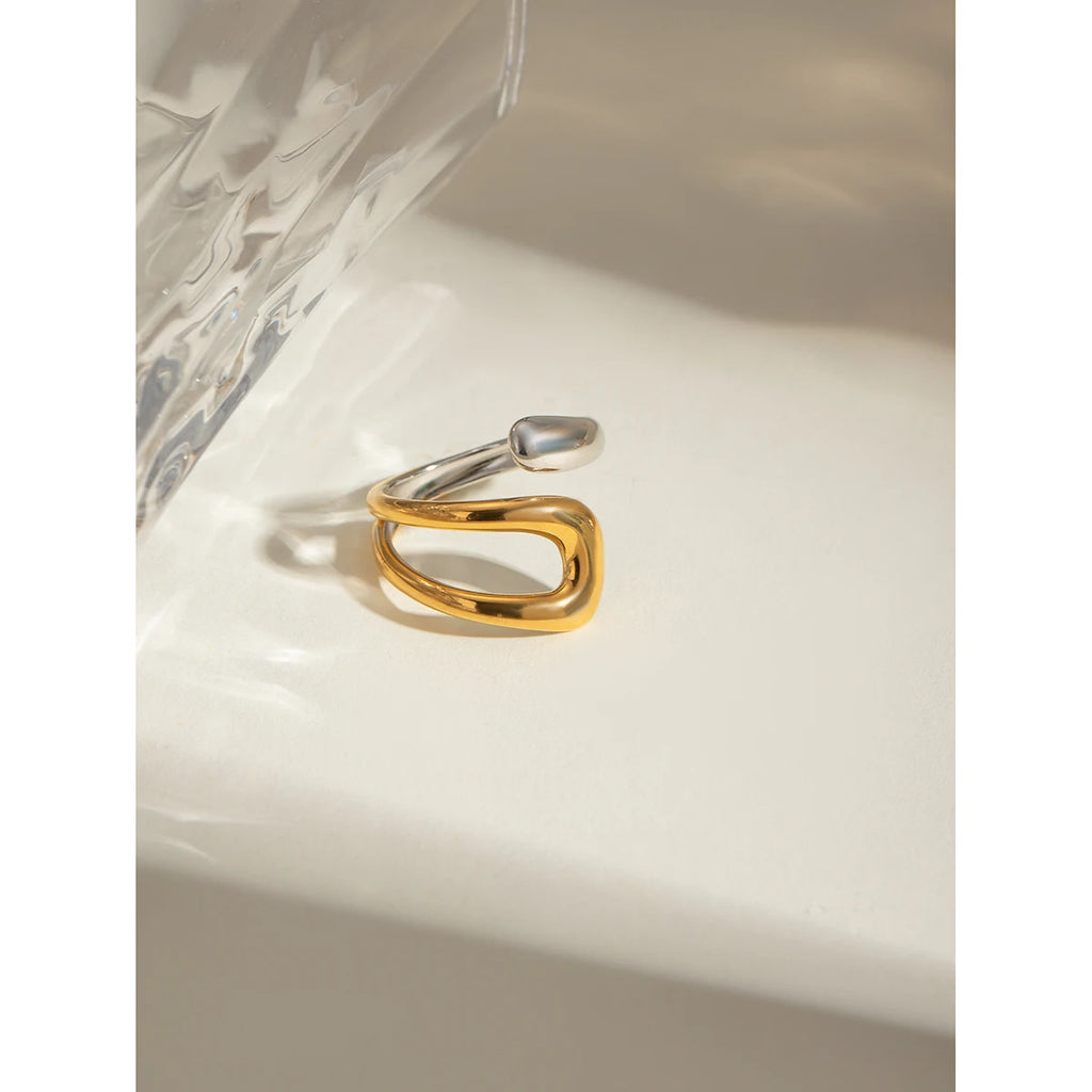 Minimalistische 18k Goud Vergulde Lichte Gezellige Kleur Matchende Kruis Asymmetrische Open Ring Charmante Roestvrijstalen Statement Sieraden