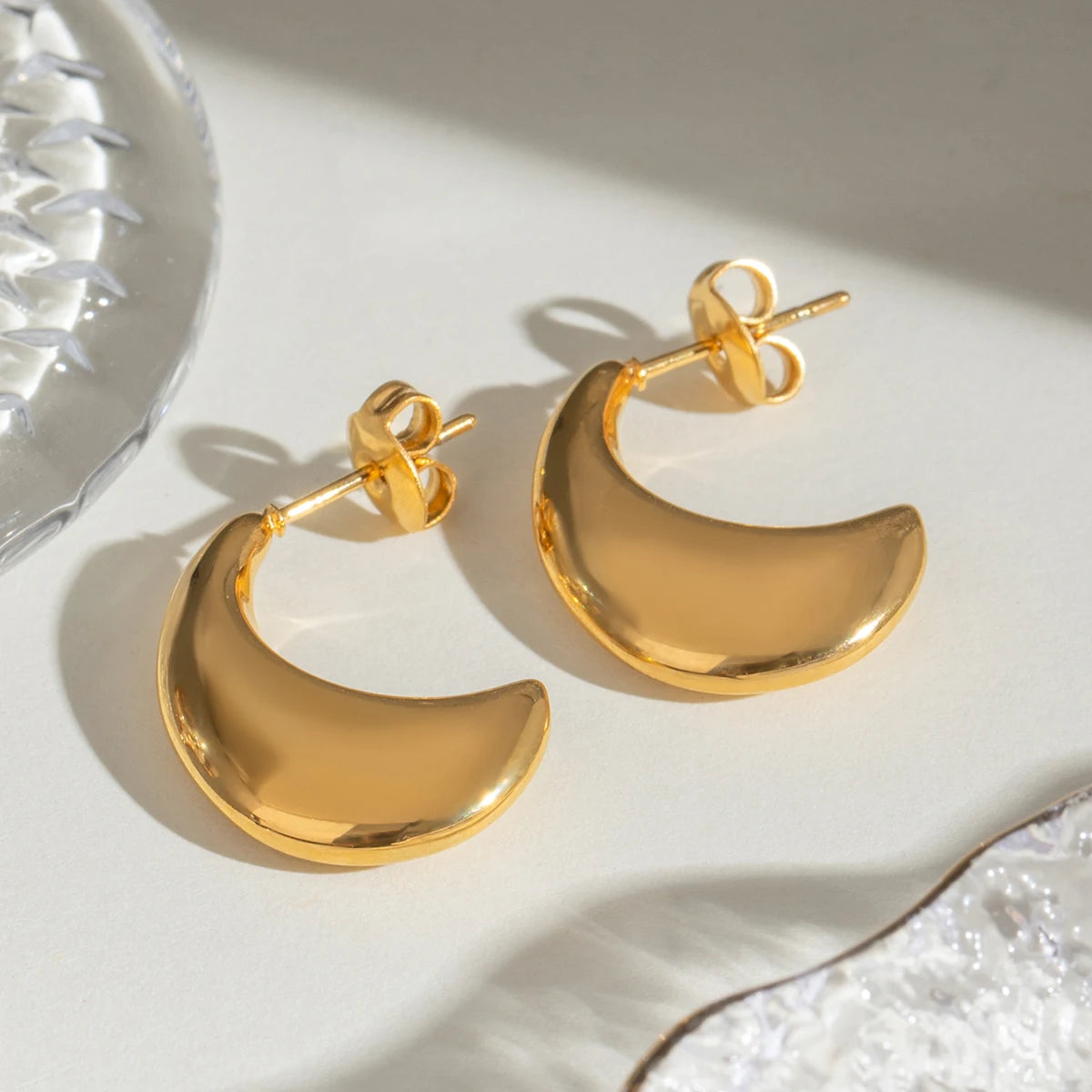 Trendy 18k rustfrit stål hvid zirkon plast perle C form måne glatte øreringe kvinder statement Rustfri smykker