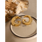 18K PVD Minimalistisk Rustfrit Rustfrit Stål Runde Blanke Big G Letter Blanke Øreringe Anti-allergiske Damer Vandtætte smykker