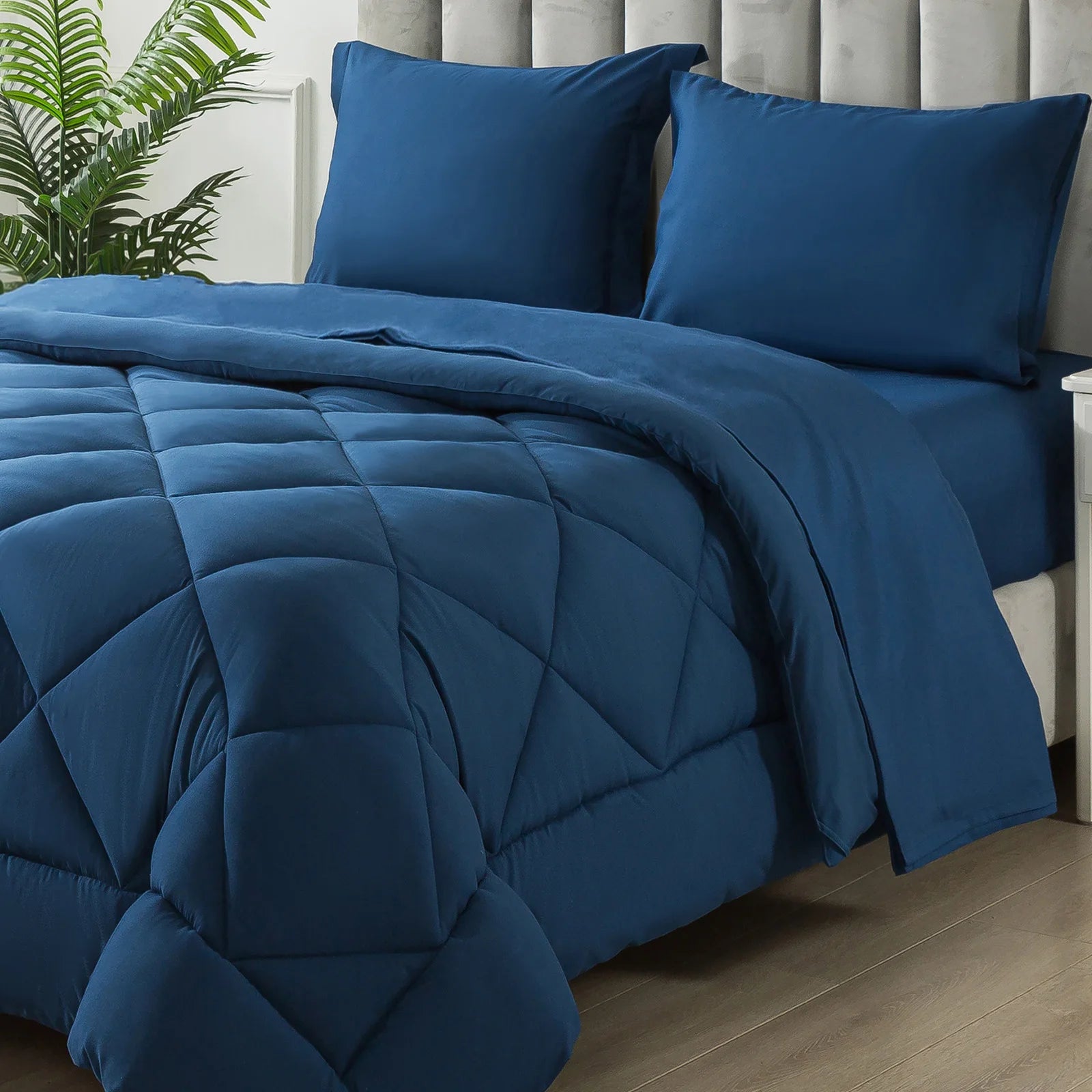 5-7 Pieces Bed in a Bag, Bedding Sets with All Season Soft Quilted Lightweight Comforter, Flat Sheet, Fitted Sheet Machine Washa