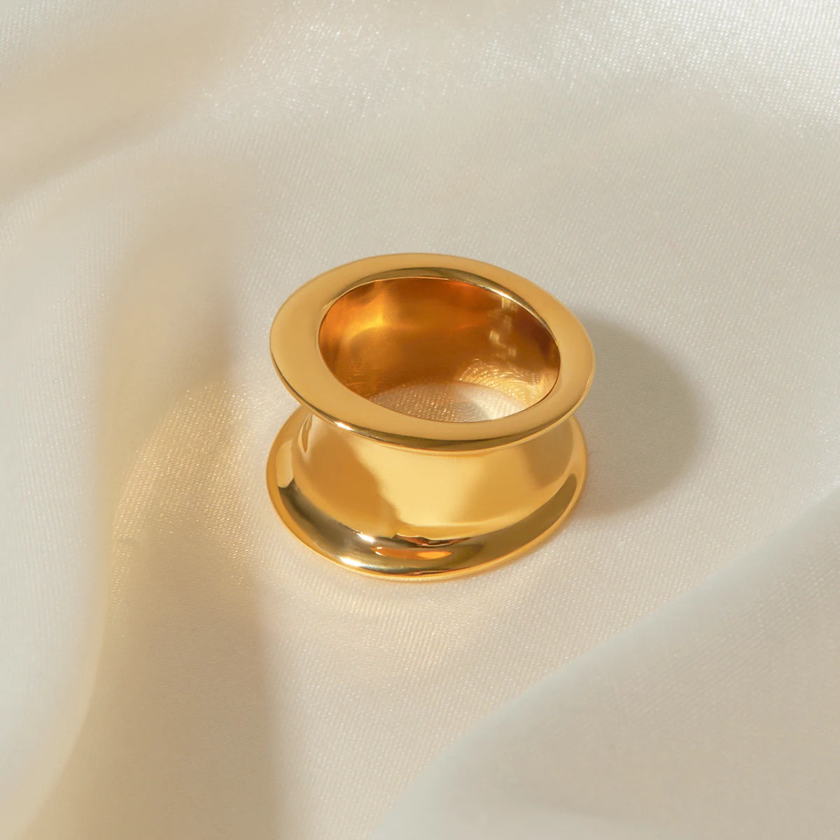 Bague proche lisse large à bosse minimaliste en acier inoxydable et or 18 carats, mode, anti-rouille, charme tendance pour femmes, cadeau élégant pour gala