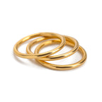 Conjunto de tres anillos de círculo de acero inoxidable chapado en oro de 18K color oro rosa talla 7 para mujer joyería de metal hipoalergénica de declaración