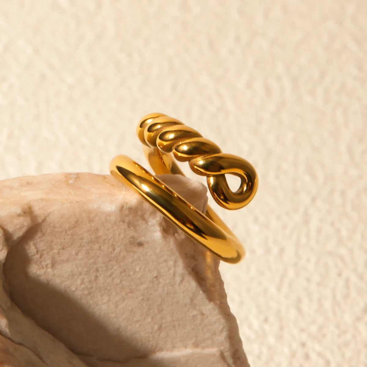 18k vergoldeter Damenring aus Edelstahl mit Metallknoten, offenem Geflecht, Statement-Textur, klobigen Ohrringen, Partygeschenk