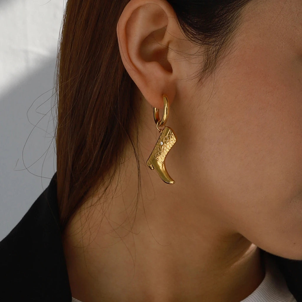 18k forgyldt rustfrit stål støvlemønstrede vedhængsøreringe med femtakkede stjernediamanter, anti-allergiske smykker