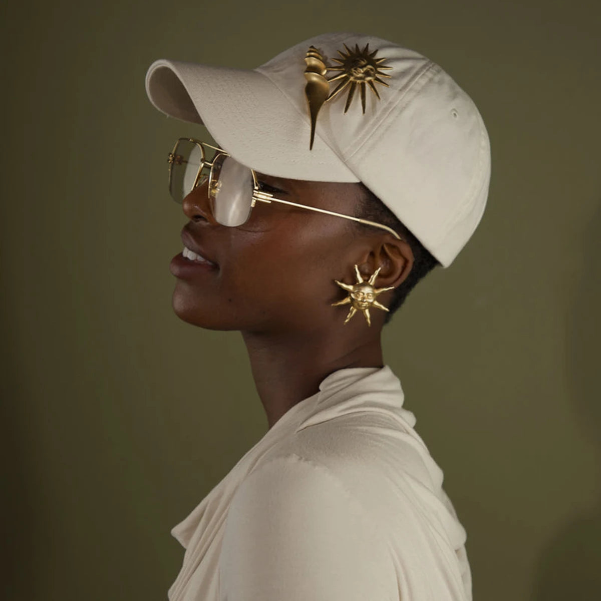 18K Stainless Steel Stylish Vintage Hammer Pattern Smiling Sun Earrings Women Trendy Charm Metal Chic Statement Jewelry