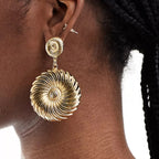 Metaltekstureret 18K guldbelagte geometriske runde gevind, åbne ring ørestikkere sæt rustfrit stål Chunky anløbningssikre smykker