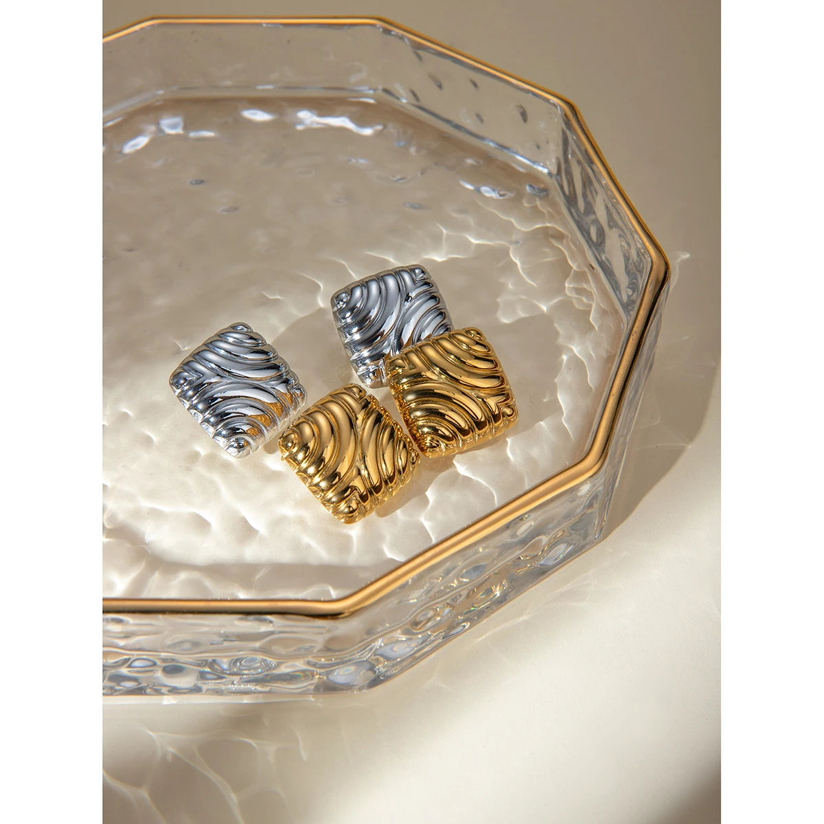 18K PVD-beschichtete trendige Ohrringe aus Edelstahl in quadratischer Form mit Muschelstruktur, wasserdicht, Schmuckanhänger für Frauen, Gala-Geschenk