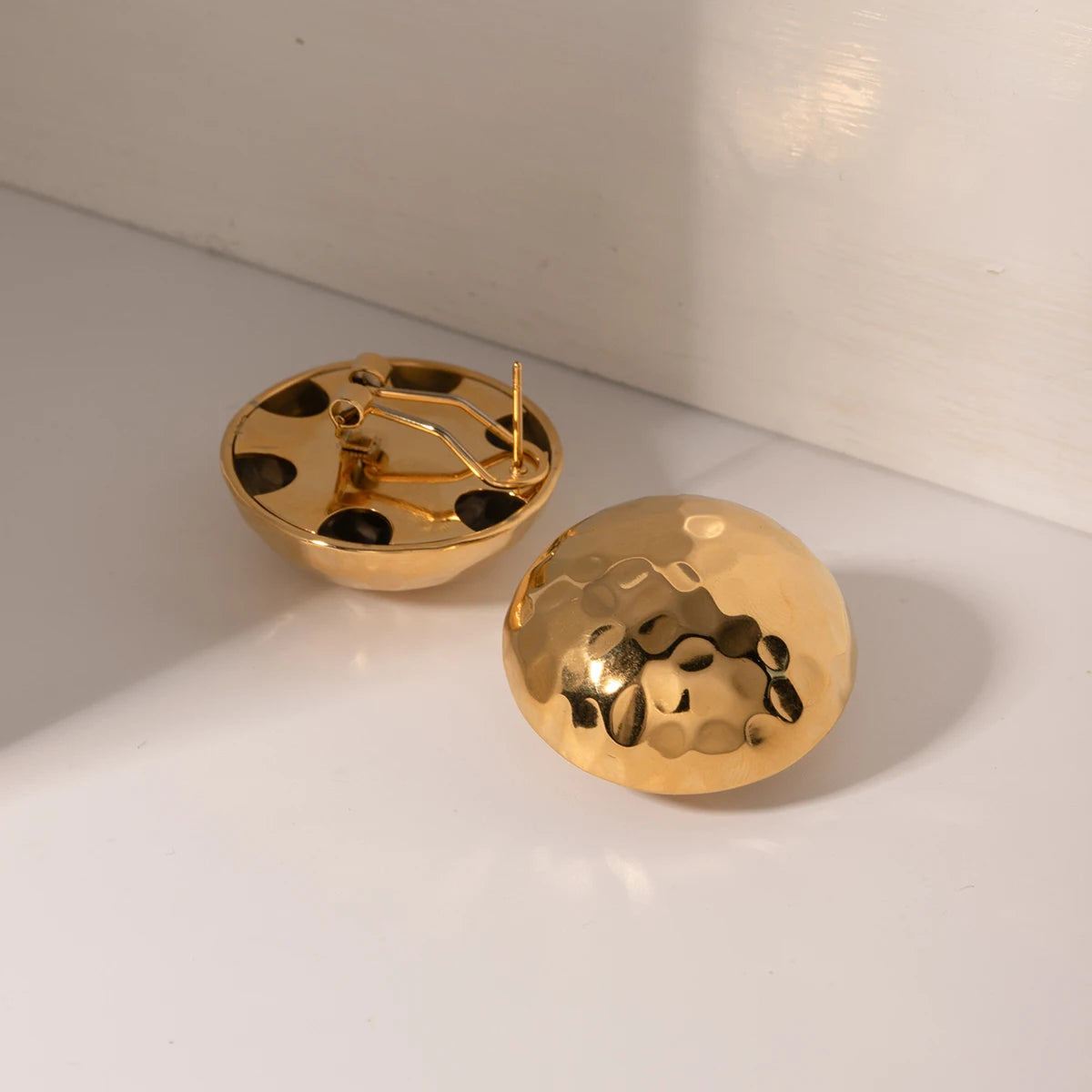 Rustfrit stål Vandtæt Hammer Kornmønster Halvkugle Øreringe Øreklipserklæring Metaltekstur 18K Trendy smykkegave