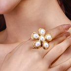 Minimalistische 18k vergoldete Edelstahl Imitationsperlen Hammerstruktur Blumenring Ohrringe Damen Anti-Allergie Charmschmuck