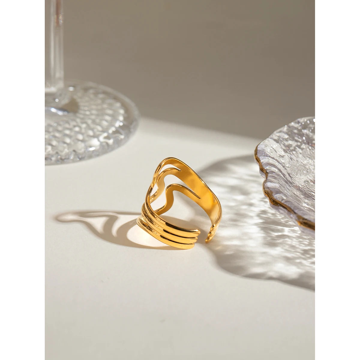 18K PVD-beschichteter Vintage-Mode Minimalistischer Wellenförmiger Unregelmäßiger Offener Ring aus Edelstahl für Frauen Allergieprävention Stilvoller Schmuck