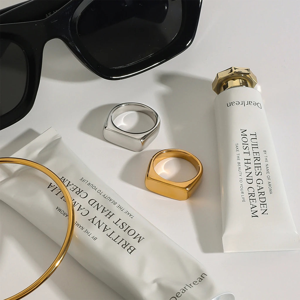 Geometrico Anello Donna Taglia 7 Superficie Liscia Semplice Gioielli Chic Alla Moda Fascino Gala Placcato Oro 18k Acciaio Inossidabile