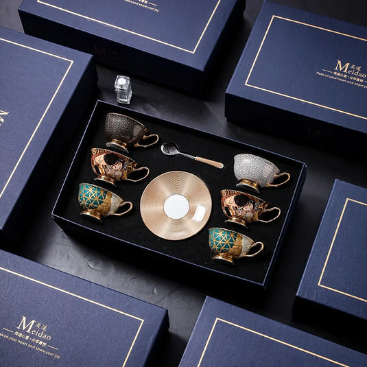 LINCOLN Avanceret udsøgt Kina-krus Eftermiddagste-tesæt Premium europæisk kaffekop-gaveæske Håndmalet kreative design Skimrende farver Guldhåndtag Ideel bryllupsfødselsdagsgave Mild Luksus Retro-stil