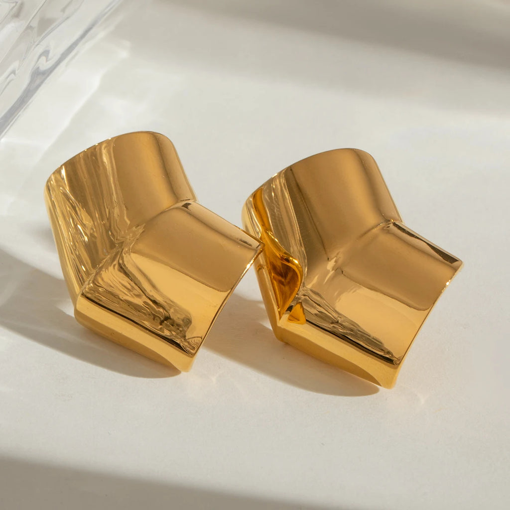 Minimalistisk 18K forgyldt rustfrit stål Uregelmæssig konveks trapez glatte øreringe Dame Daglige Charms Vandtætte smykker