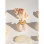 Anel Feminino de Aço Inoxidável com Design Cruzado Atraente, Abertura Rosqueada, Revestido em PVD 18K à Prova d'Água