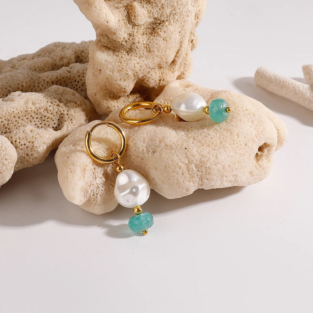 Elegante 18k vergoldete Edelstahl-Ohrringe mit Imitationsperlen und grünem Naturstein, Damen, allergiepräventiver Schmuck