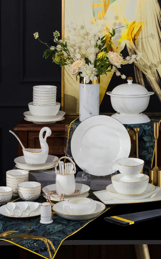 Service de table en céramique Jingdezhen, bols et plats en porcelaine d'os créatifs peints à la main en forme de cube d'eau de Phnom Penh pour un usage domestique