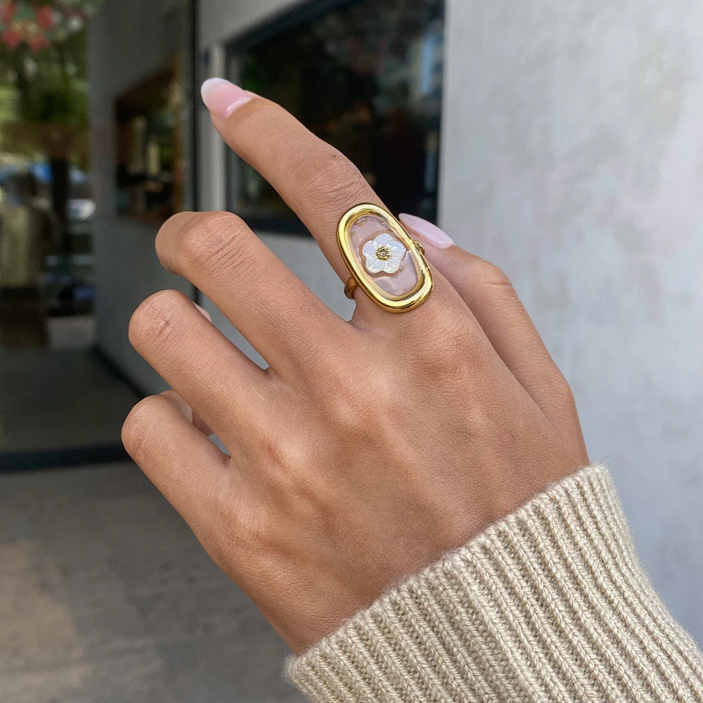 Kreativer 18K vergoldeter Edelstahl Oval Muschel Blumen Stahlperlen Offener Ring Damen Antiallergischer Charme Täglicher Schmuck