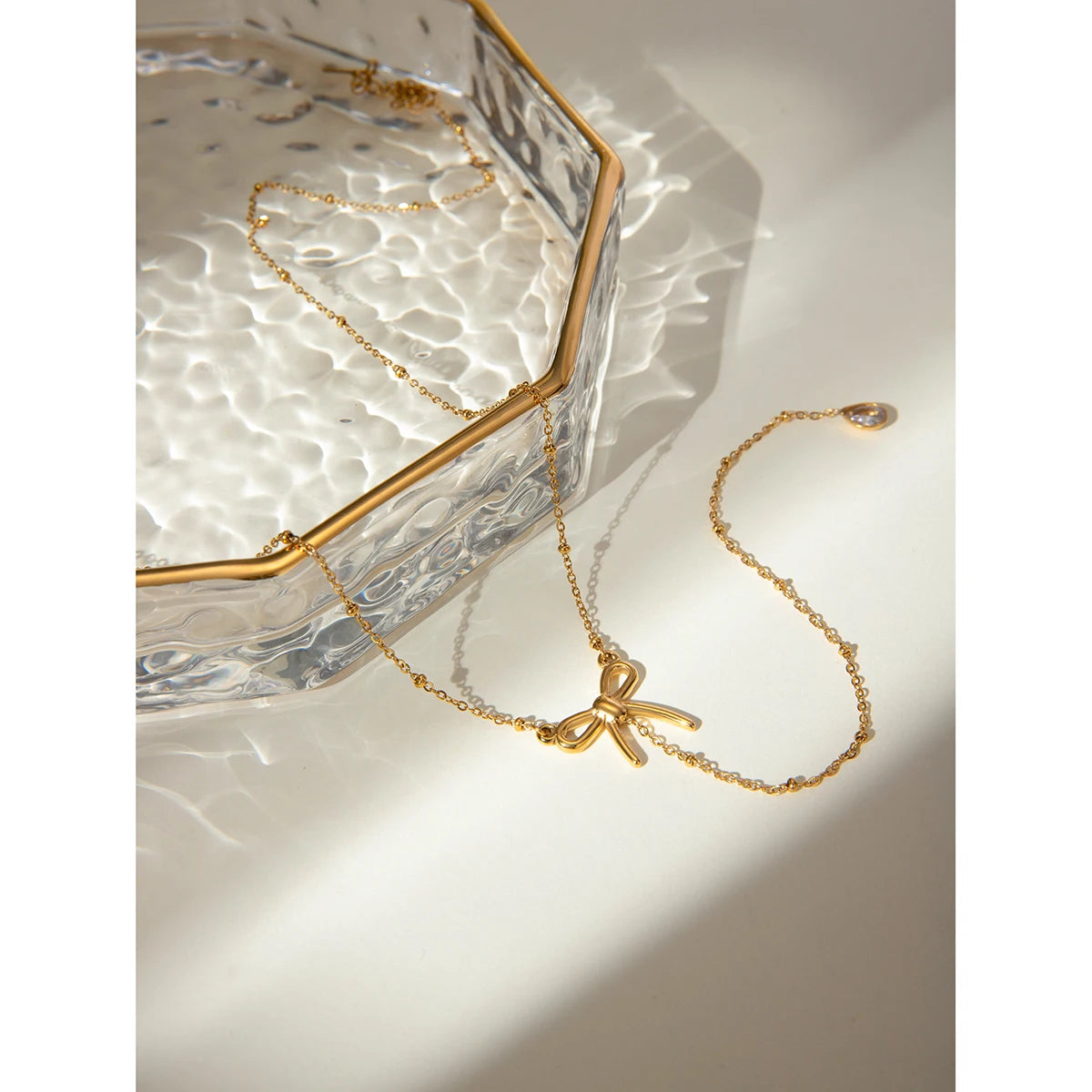 18K PVD-belagt Trendy Rustfrit Stål Delikat Bowknot Y Halskæde Kæde Kvinder Vandtæt Højkvalitets Charm Stilfulde smykker