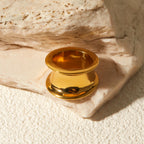 Anillo cerrado liso ancho con protuberancia minimalista de fundición de acero inoxidable y oro de 18k, a prueba de óxido, para mujer, con encanto moderno, elegante y de moda, regalo para gala