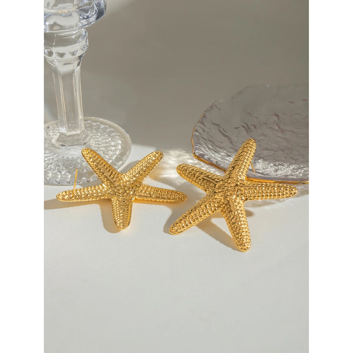 18K vergoldete Edelstahl-Hammerkorn-Stern-Meer-Ohrringe Damen Charms Metallstruktur Wasserdichter Schmuck Gala Geschenk