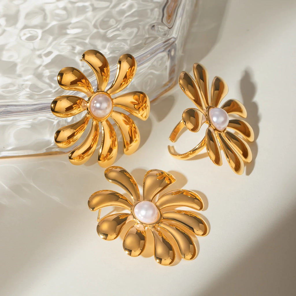 18k Goud Vergulde Minimalistische Lichte Gezellige Zonnebloem Ontwerp Plakkerige Plastic Parel Oorbel Ring Set Gepersonaliseerde Statement Sieraden