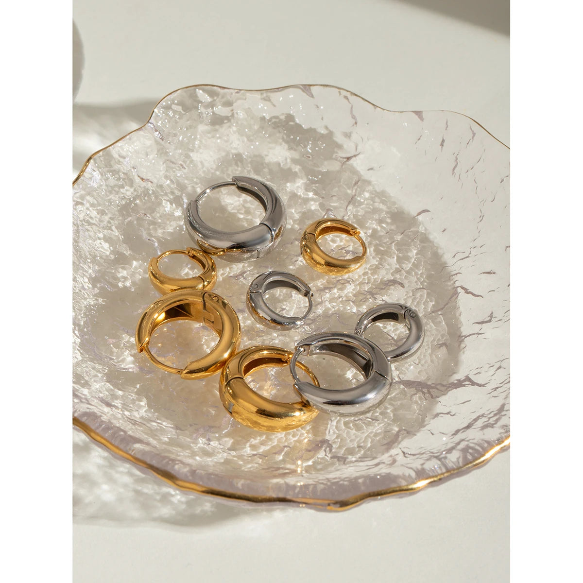 18K Gold Plated Stainless Steel Big Smooth Ear Buckle Women Metal Waterproof Fashion Charm Daily Jewelry Gift