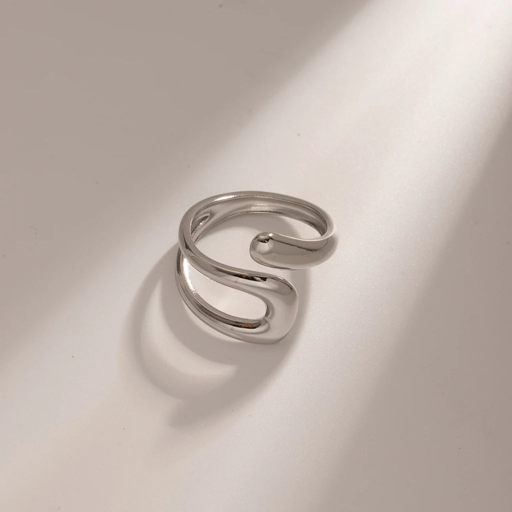 Rustfrit stål Delikat 18k forgyldt udhulet uregelmæssig ring Lys Hyggelig Rustfri Bijoux Femme Gallagave