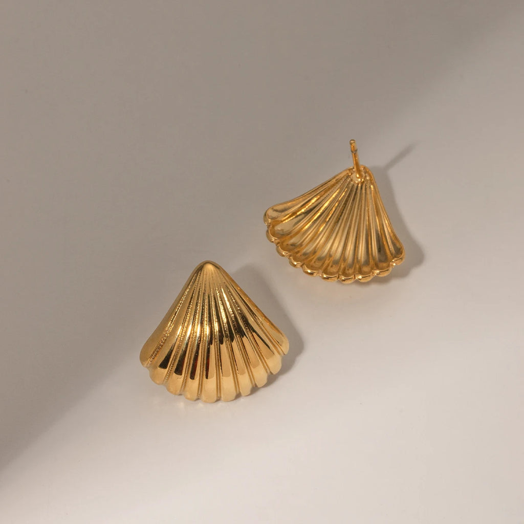 Edelstahl 18K vergoldete geometrische Muschelform leichte luxuriöse klobige Ohrstecker für Frauen wasserdichter Ohrschmuck Geschenk