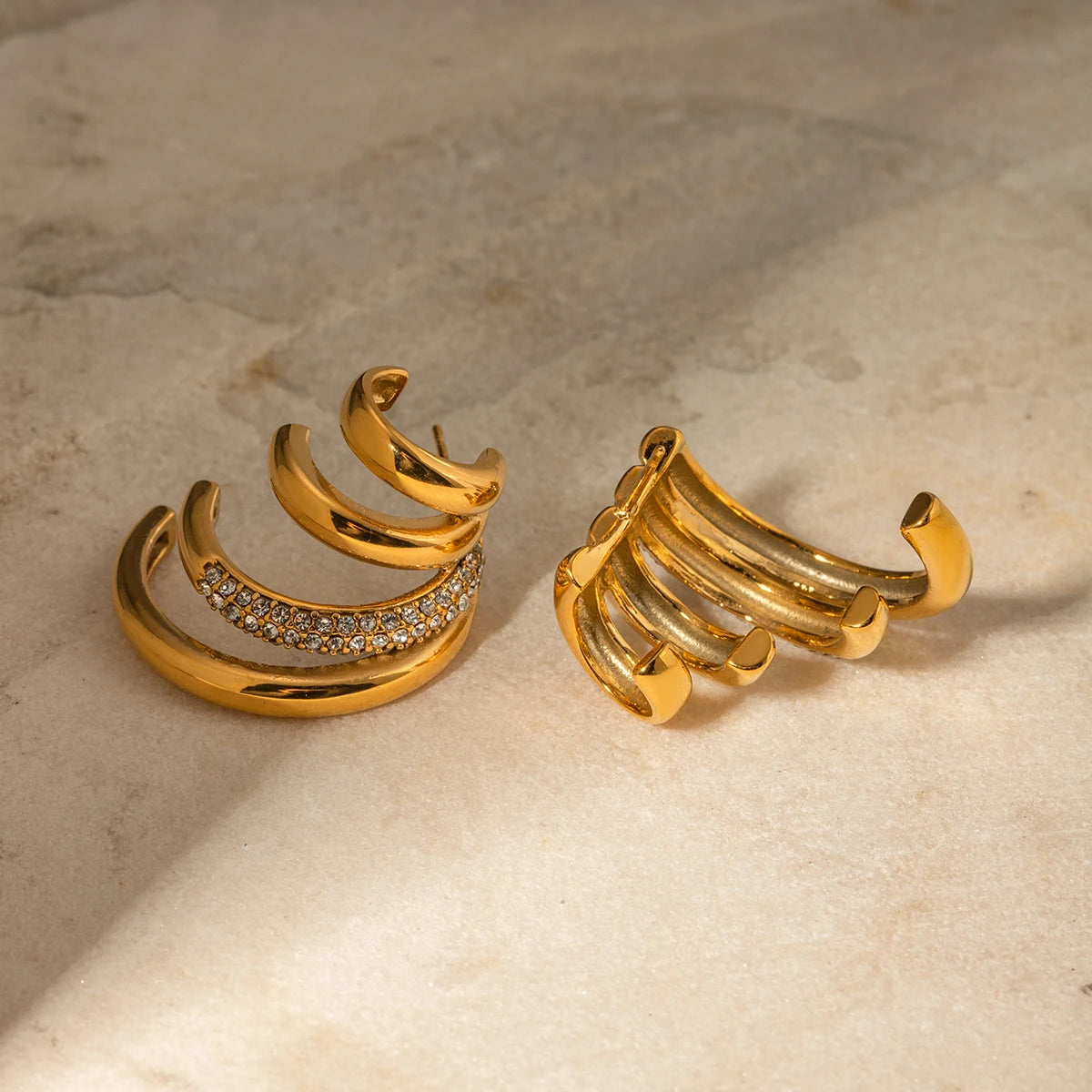 Vandtætte geometriske 18k forgyldte rustfrit stål fire lags C-formede øreringe Charm Statement Anti-allergiske smykker