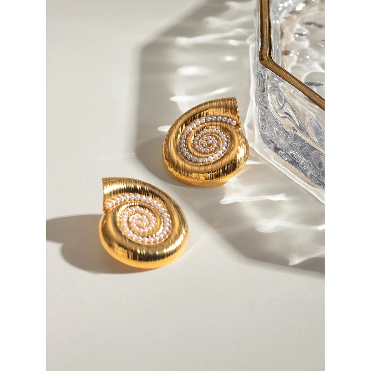 Stainless Steel Vintage Wire Drawing Metal 18k Gold Plated Conch Shaped Earrings Sticky Pearls Women Waterproof Romantic Jewelry