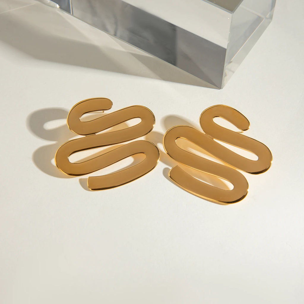 Minimalist 18k Gold Plated Serpentine S Shaped Smooth Earrings Stainless Steel Women Exquisite Jewelry Bijoux Femme
