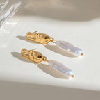 Pendientes de lujo ligeros para mujer con perla irregular delgada minimalista de acero inoxidable chapado en oro de 18k, joyería elegante a prueba de óxido