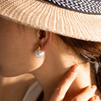 Luxuriöse Damen Ellipsenförmige Perlenohrringe 16K vergoldeter Edelstahl Geometrisch Mild Nicht reizend Minimalistischer Schmuck Geschenk