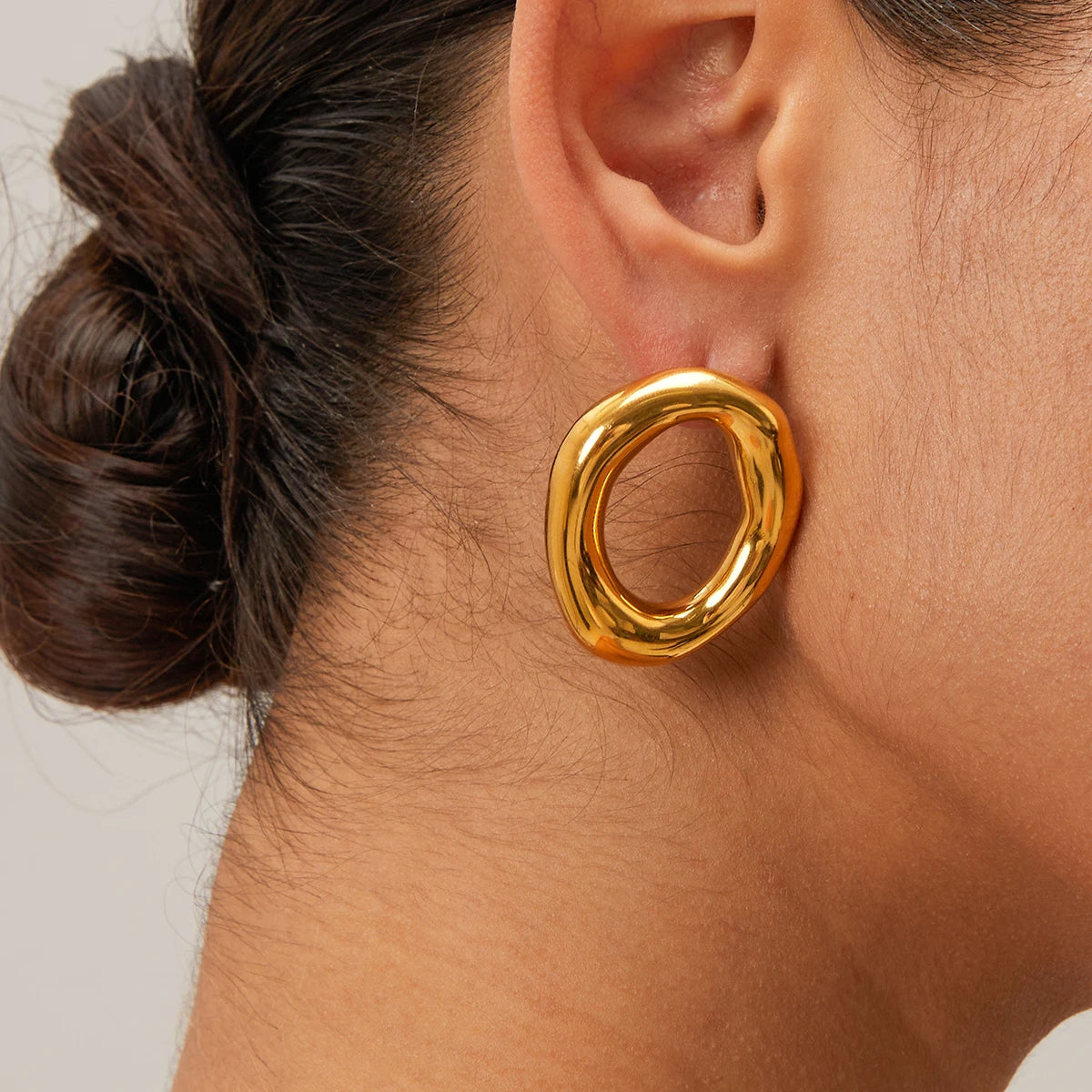 18K PVD-beschichtete, hochwertige, modische ovale, hohle, goldfarbene Ohrstecker aus Edelstahl, Damencharme, wasserdichter Schmuck, Geschenk