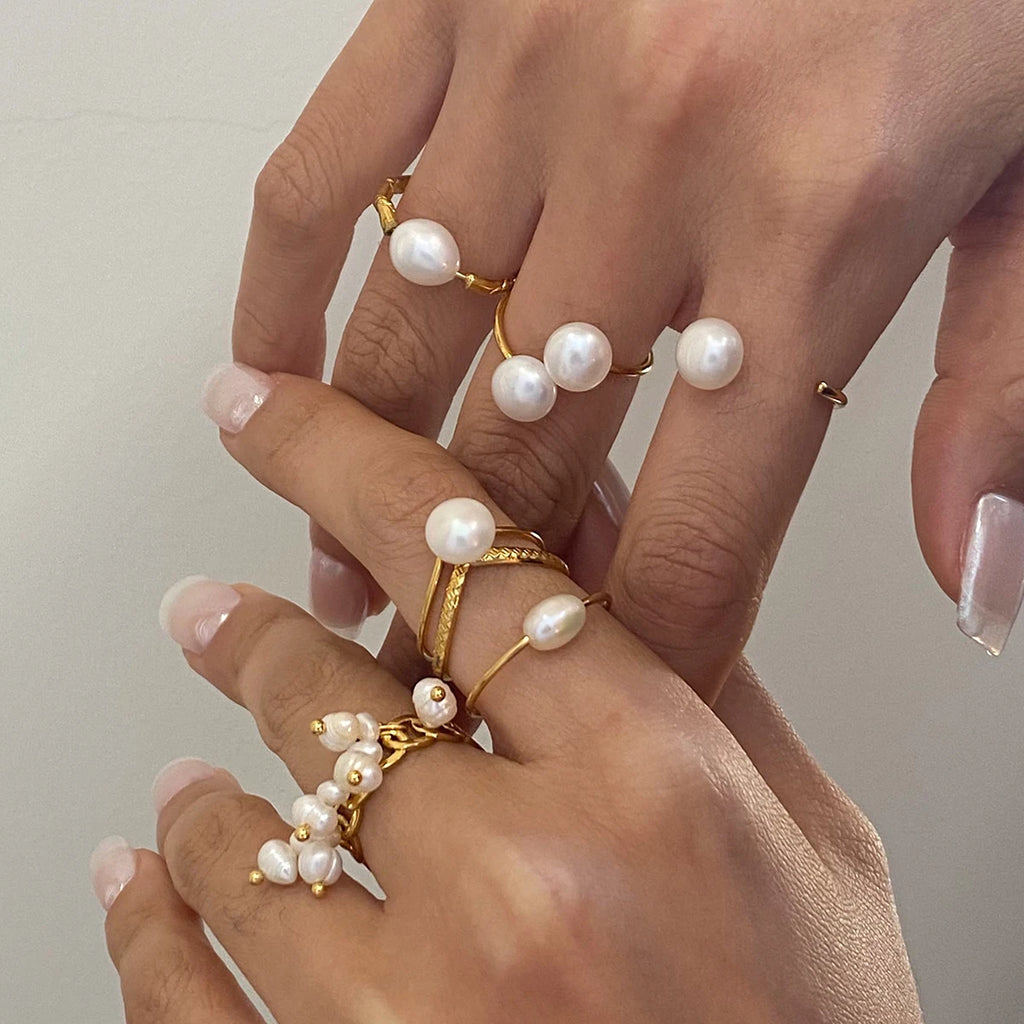 Minimalistischer, 18k vergoldeter Edelstahl, doppellagiger, hohler Süßwasserperlen-Öffnungsring für Damen, anti-allergischer Charmschmuck