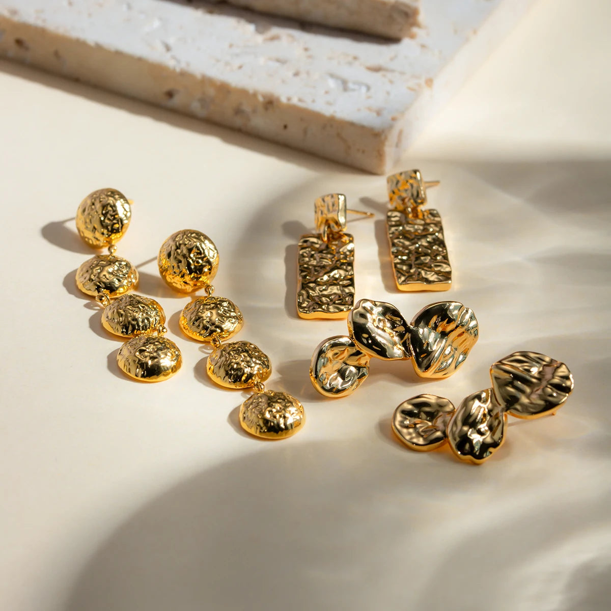 Kolczyki wiszące ze stali nierdzewnej w stylu vintage, geometryczne, plisowane, powlekane PVD 18k, młotkowana faktura, biżuteria z urokiem bez temperamentu dla kobiet