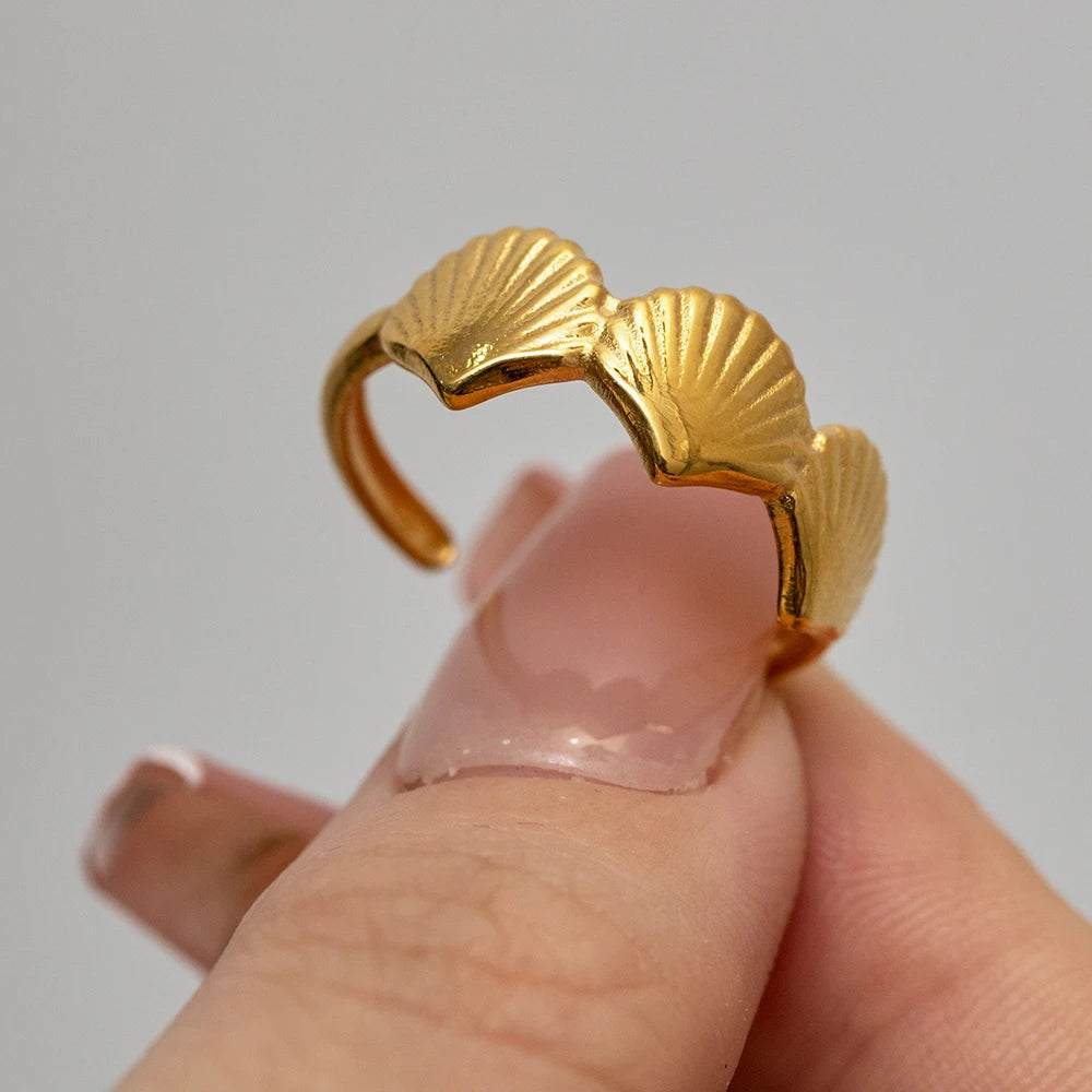 2024 Delicate Stainless Steel 18k Gold Stainless Steel Shell Shaped Opening Ring Gold Color Texture Trend Jewelry for Women